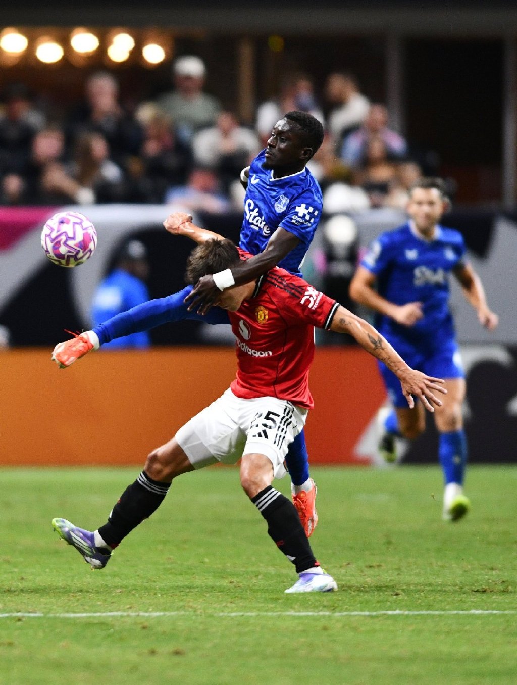 爱游戏入口-曼联飞机在慕尼黑坠毁